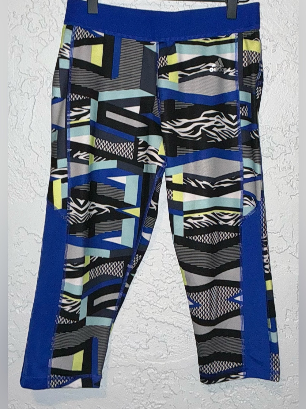 Adidas Women's Tech fit Blue Geometric Print Compression Capri Leggings